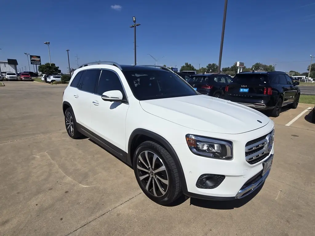 2020 Mercedes Benz GLB 250 photo 3