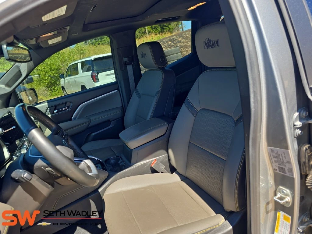 2024 Chevrolet Colorado ZR2 - Photo 16