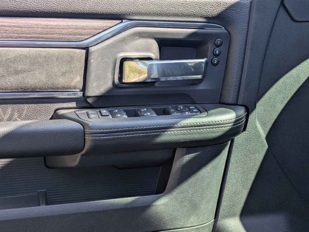 2026 RAM 2500 Laramie - Photo 12
