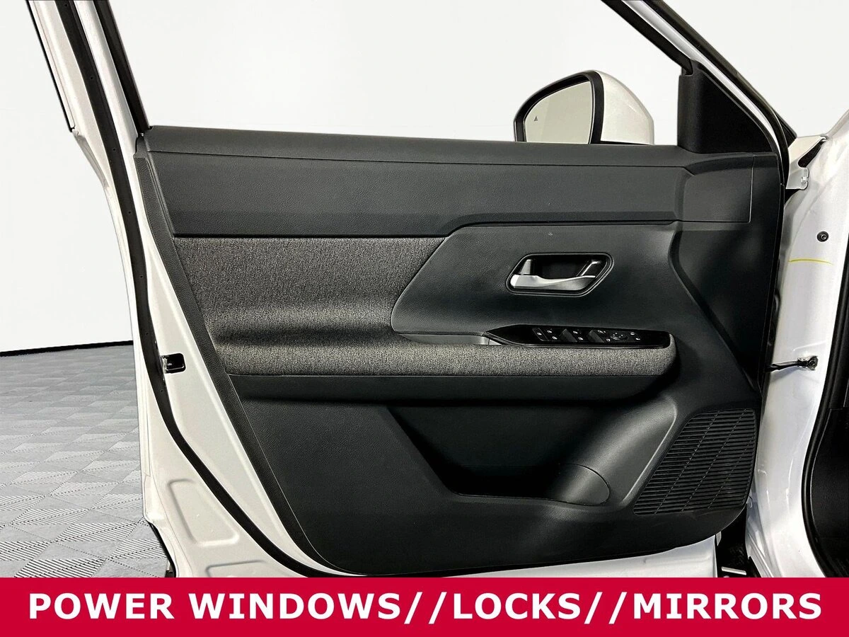 2025 Nissan Kicks SV AWD - Photo 18