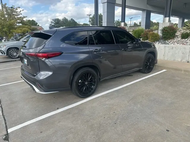 2023 Toyota Highlander XSE photo 4