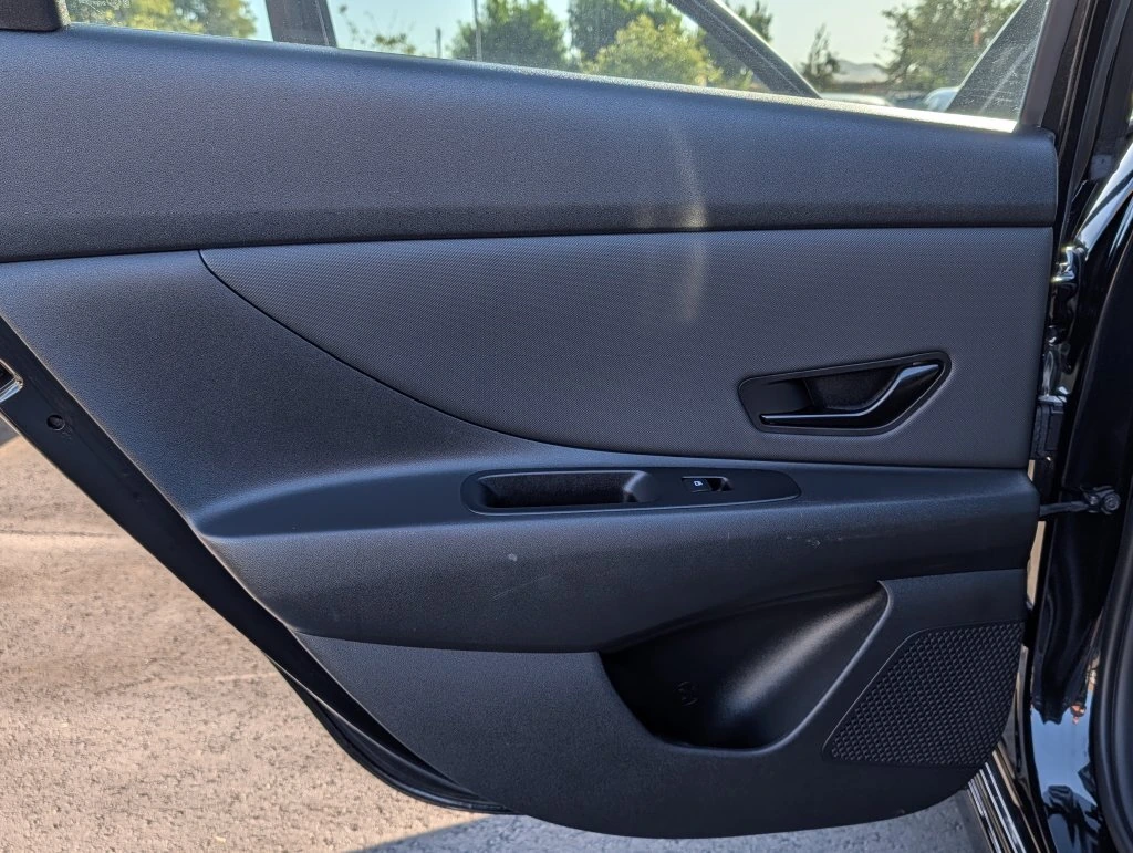 2025 Hyundai Elantra SEL - Photo 14