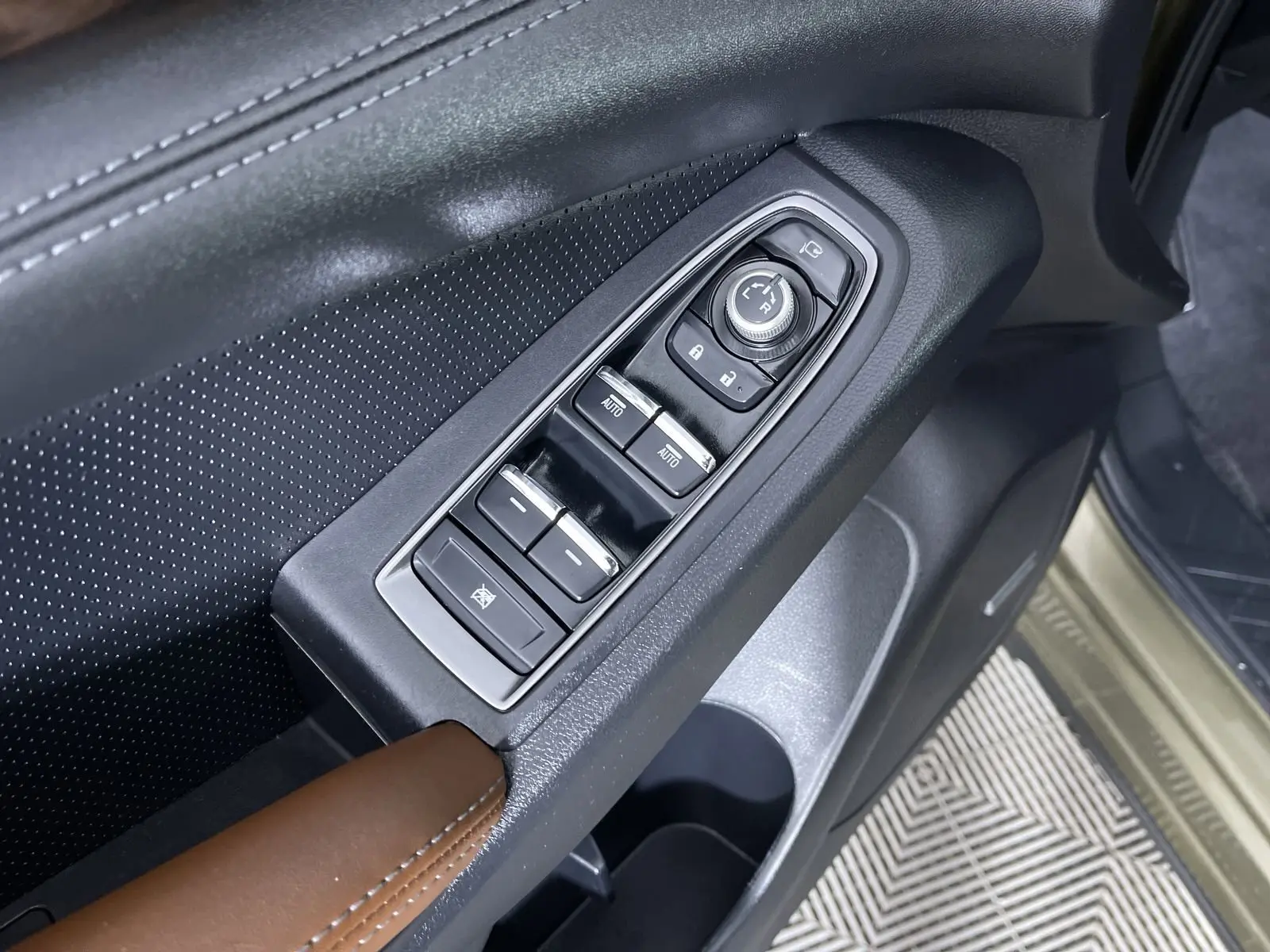2023 Subaru Ascent Touring photo 11