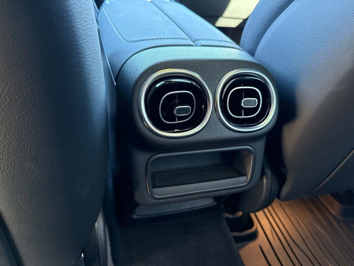 2025 Mercedes-Benz GLC Base - Photo 17