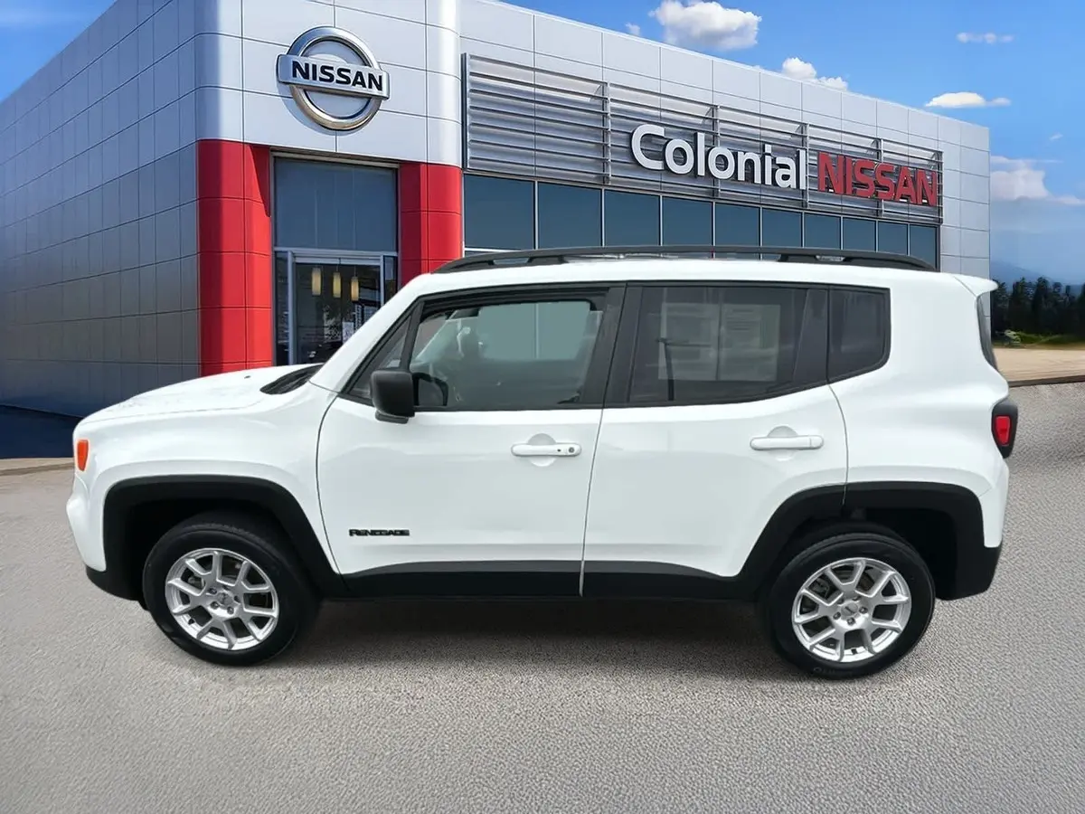 2022 Jeep Renegade Latitude photo 2