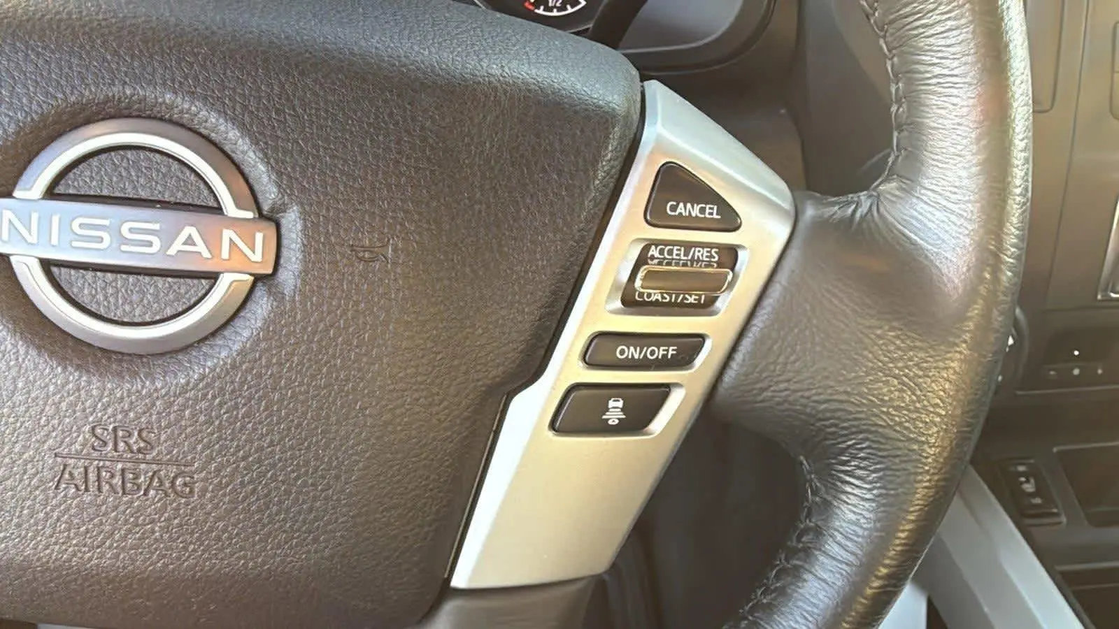 2024 Nissan Titan SV photo 11