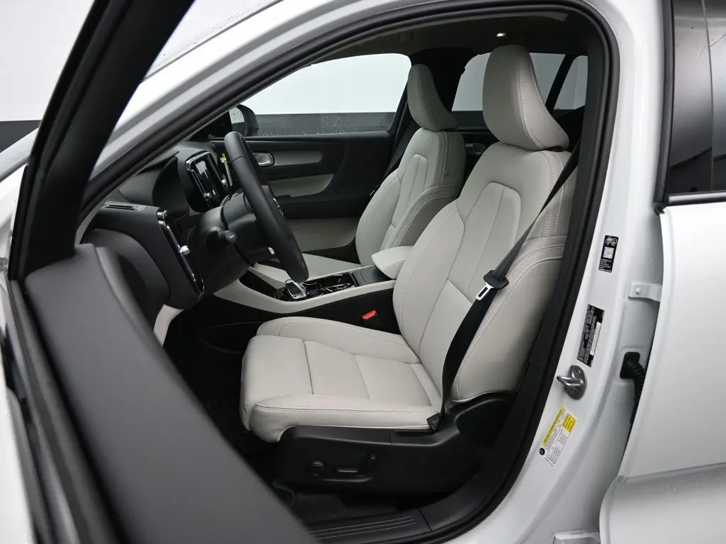 2026 Volvo - image 21