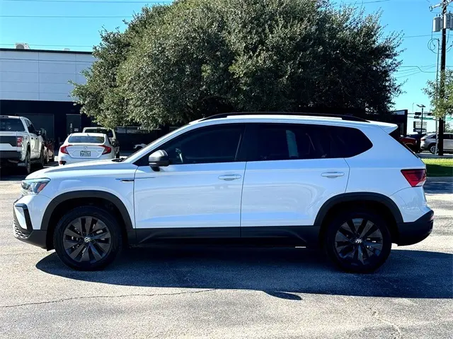 2023 Volkswagen Taos S photo 4