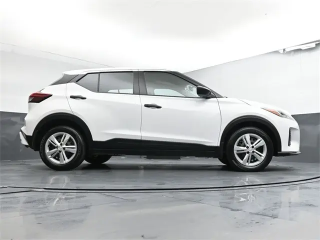 2023 Nissan Kicks S photo 35