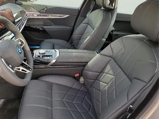2026 BMW 7 Series 750e - Photo 19