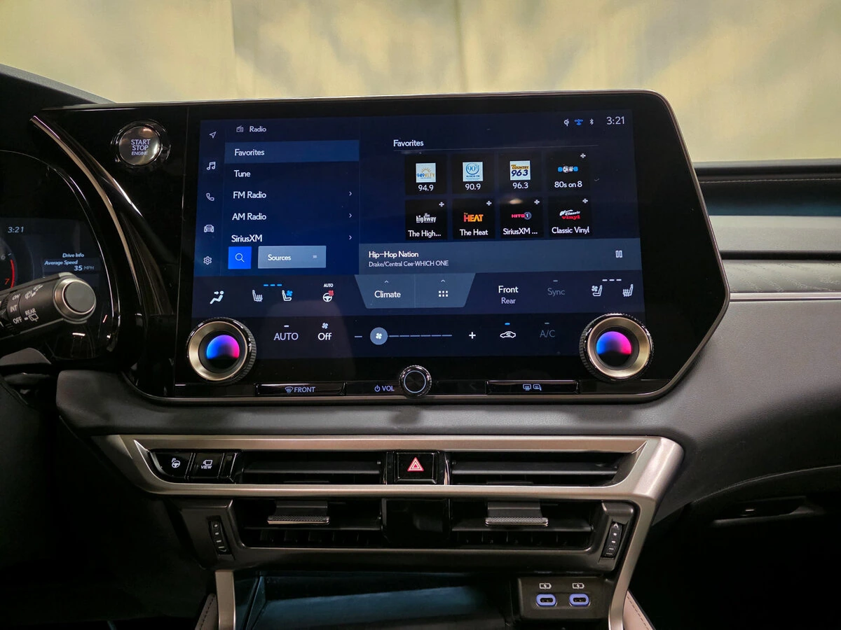 2025 Lexus RX 350 - Photo 18