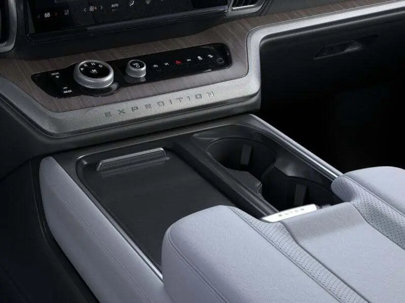 2025 Ford Expedition Platinum photo 13