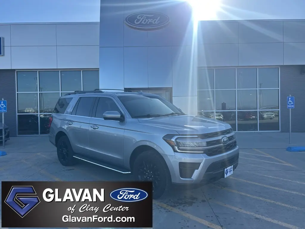 2022 Ford Expedition XLT's photo