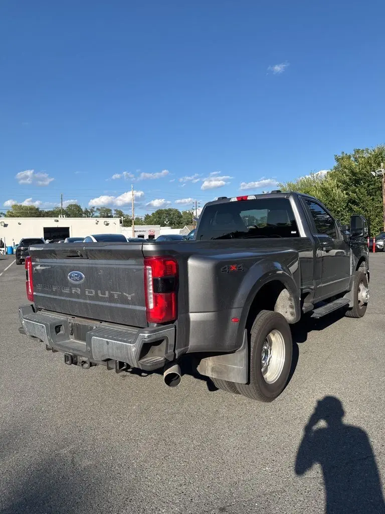 2023 Ford F-350 photo 6
