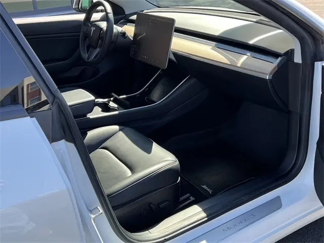 2019 Tesla Model 3 Long Range photo 20