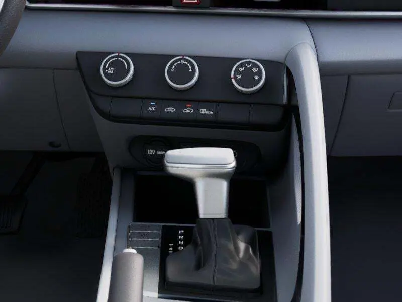 2025 Hyundai Elantra SE photo 14