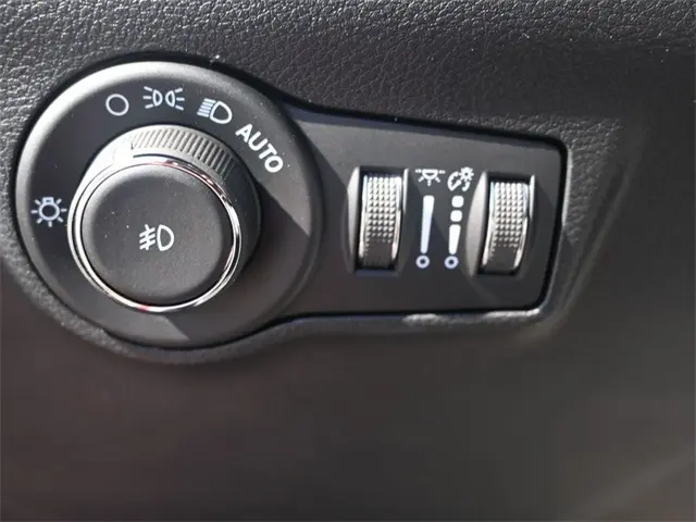 2026 Jeep Compass Latitude photo 14