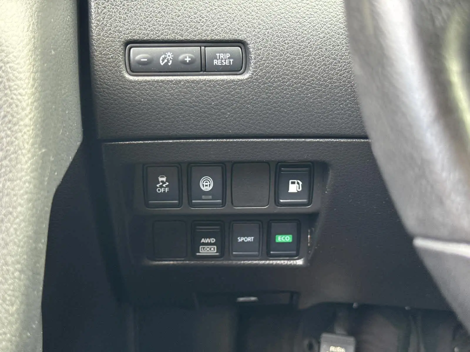 2020 Nissan Rogue S photo 22