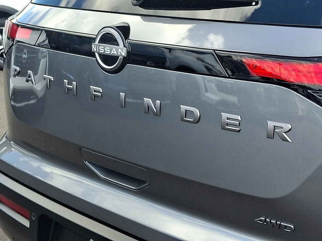 2026 Nissan Pathfinder SV - Photo 18