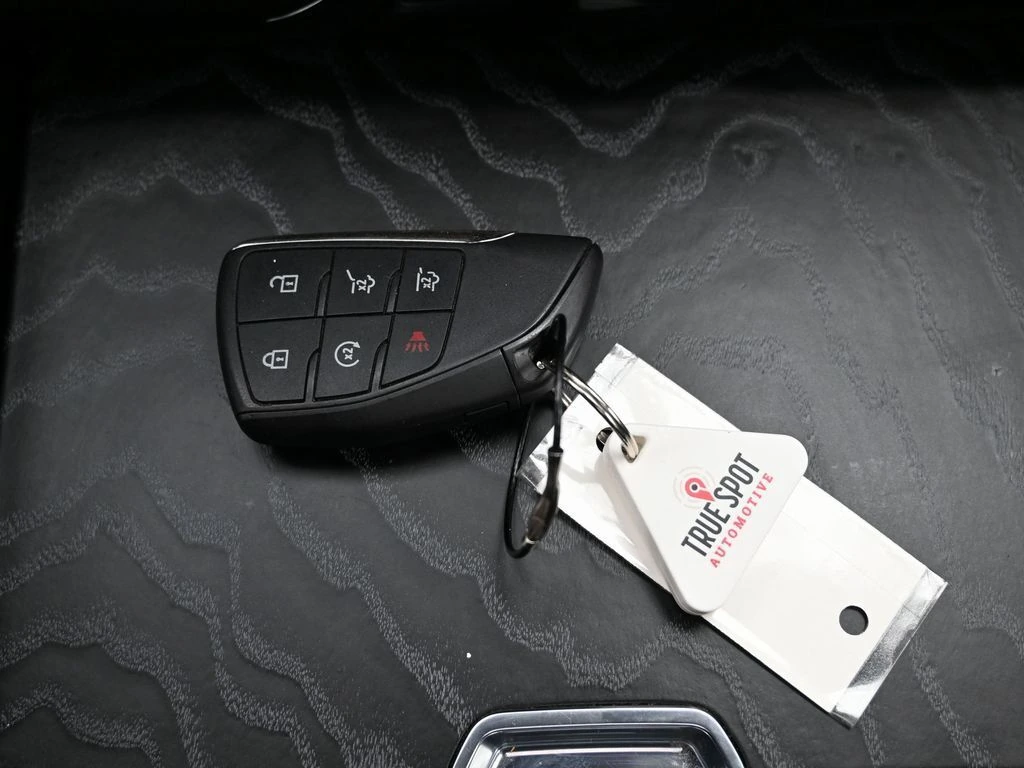 2024 GMC Yukon Denali - Photo 21