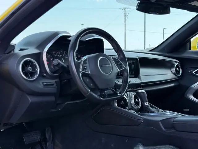 2017 Chevrolet Camaro 2LT RS photo 13