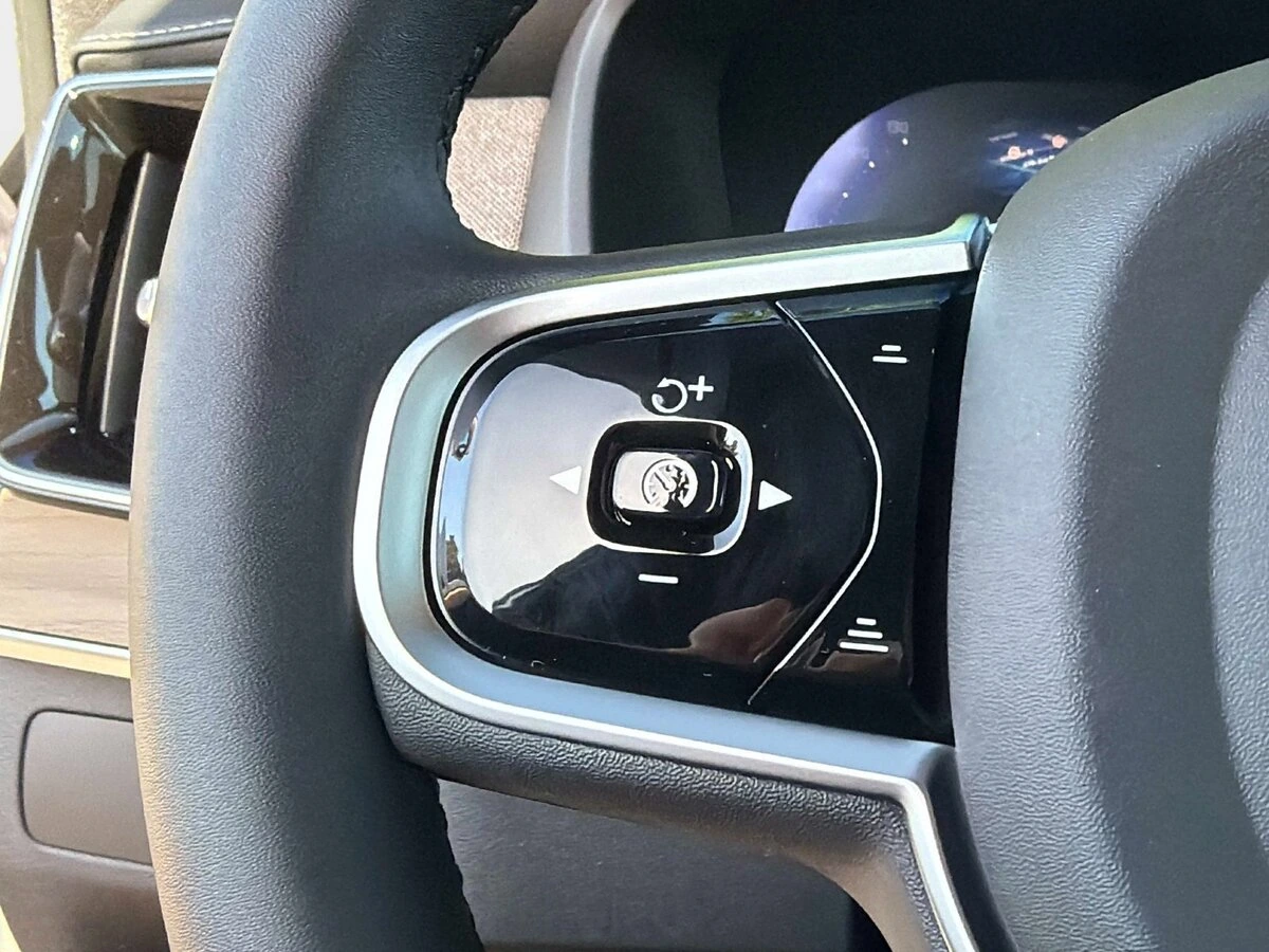 2026 Volvo - image 30