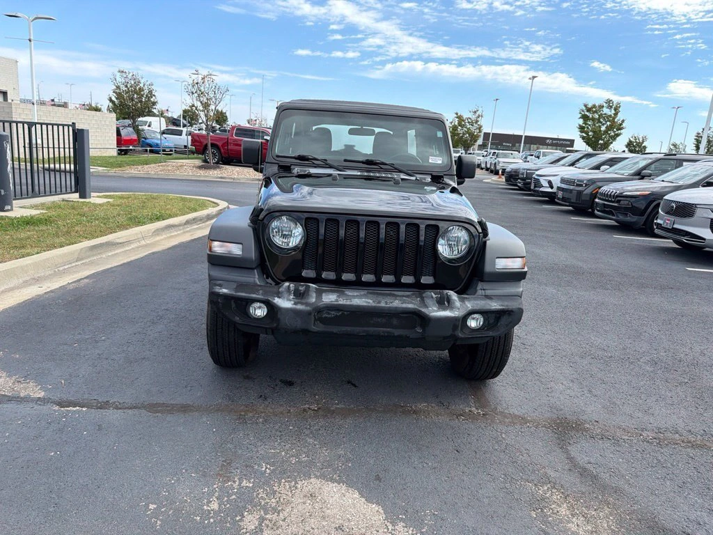 Used 2018 Jeep All-New Wrangler Unlimited Sport with VIN 1C4HJXDG4JW304401 for sale in Kansas City
