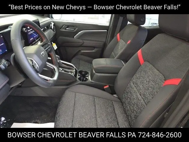 2025 Chevrolet Colorado Z71 photo 2