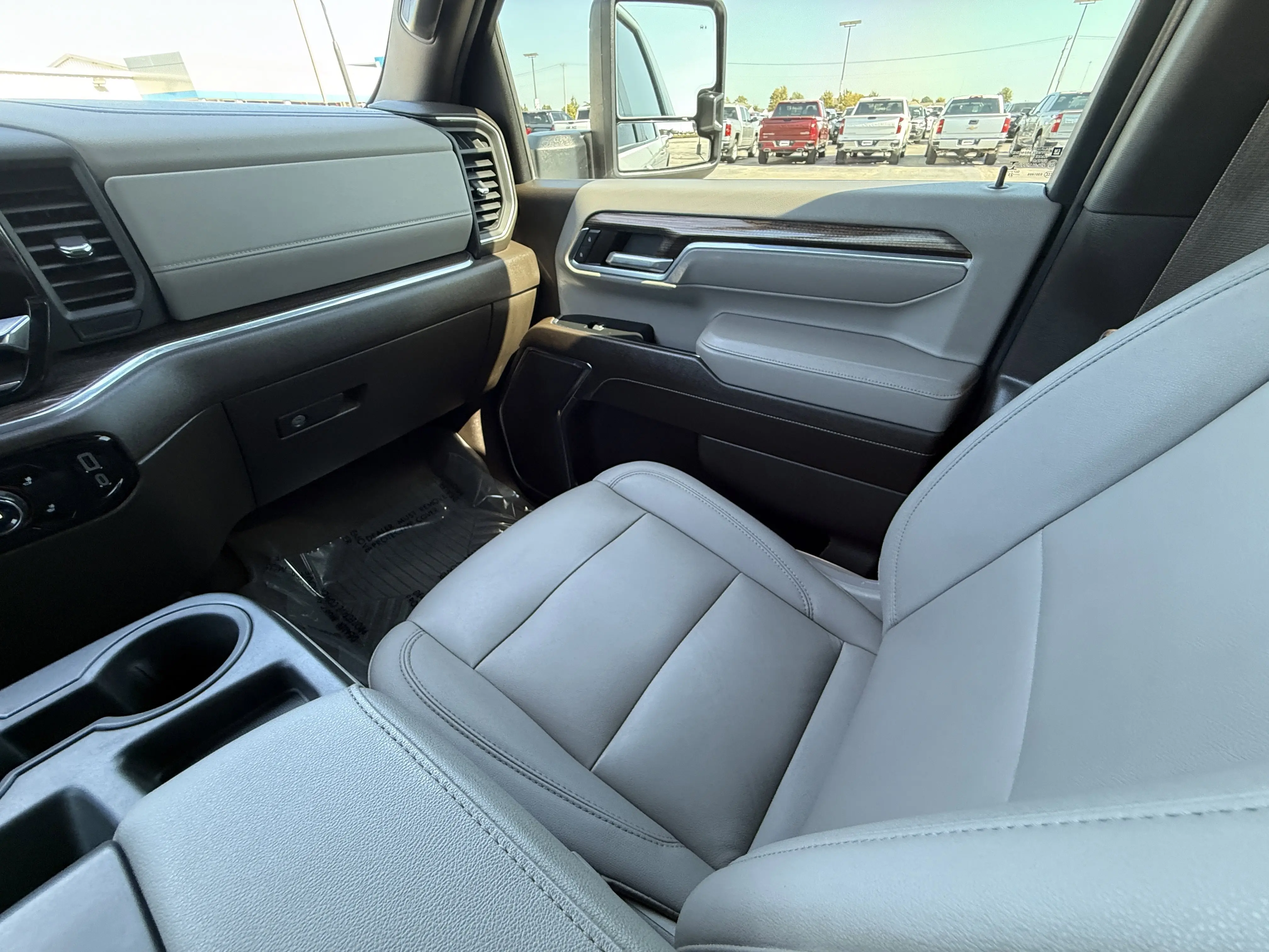 2024 Chevrolet Silverado 3500HD LT photo 26