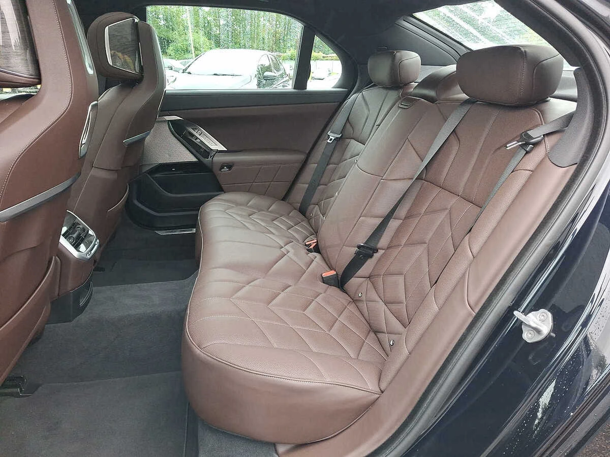 2024 BMW 7 Series 760i - Photo 8