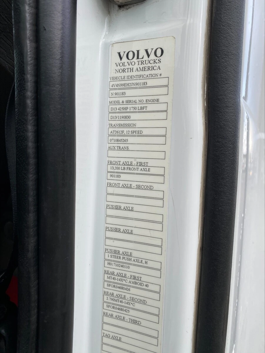 2018 Volvo VNL 860 - image 10