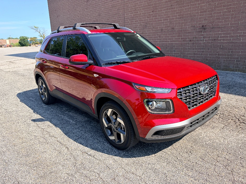 2025 Hyundai Venue SEL - Photo 8