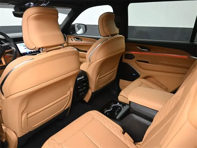 2024 Jeep Grand Cherokee L Summit photo 25