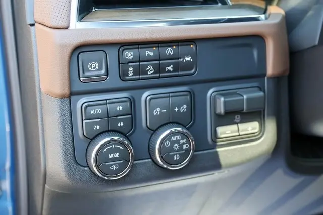 2026 Chevrolet Suburban High Country photo 13