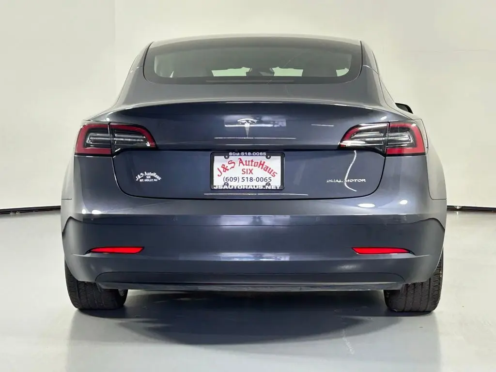 2022 Tesla Model 3 Long Range photo 6