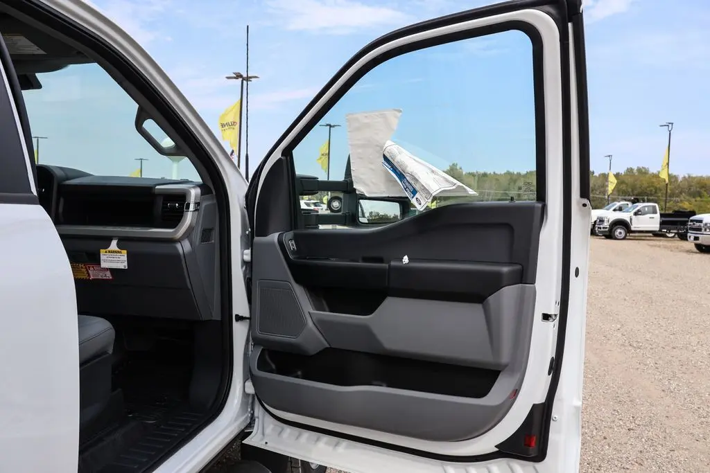 2025 Ford F-450 XL photo 8