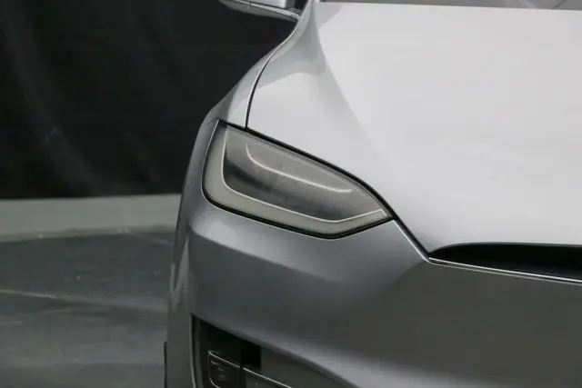 2016 Tesla Model X 90D photo 6