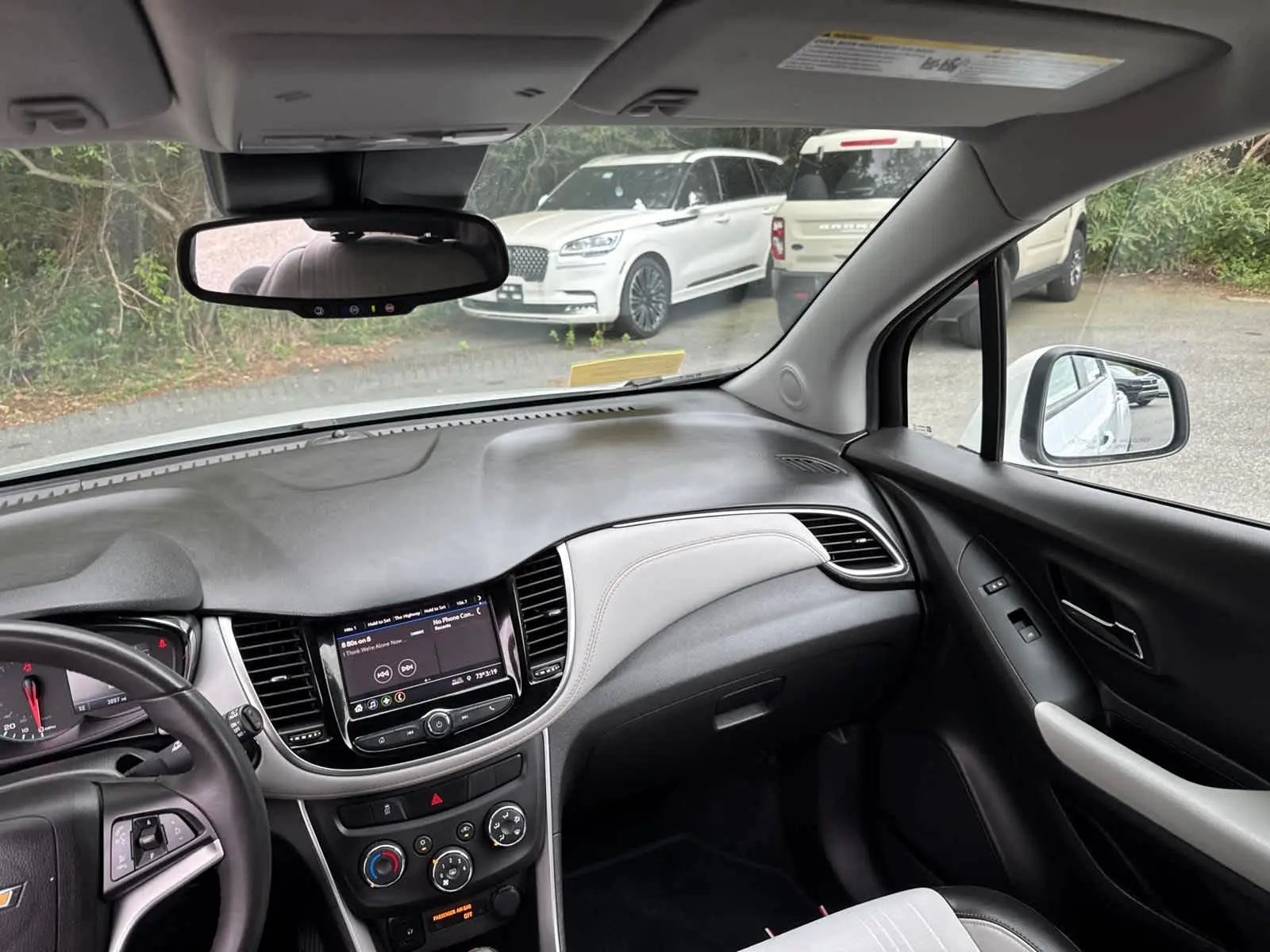 2022 Chevrolet Trax LT photo 33