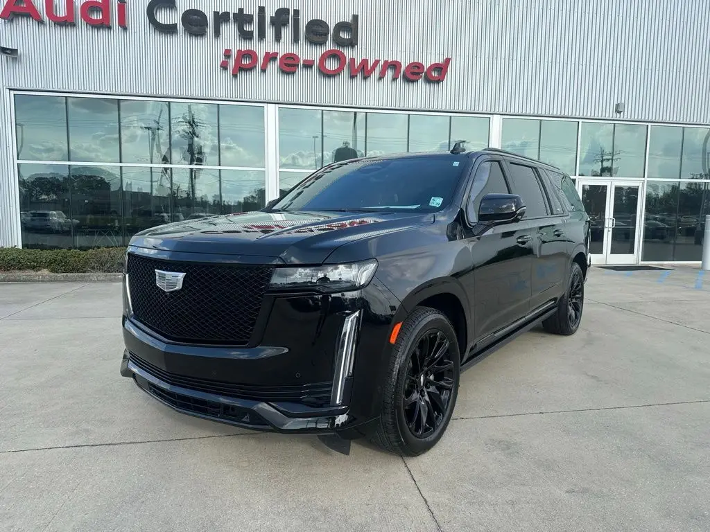 2023 Cadillac Escalade ESV Sport Platinum's photo