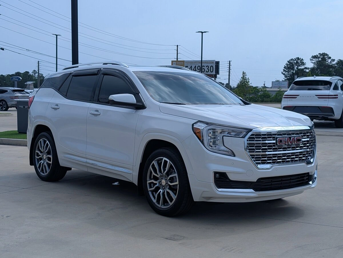 2024 GMC Terrain Denali AWD's photo