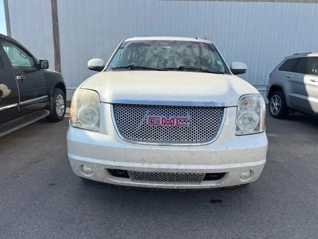 2012 Gmc Yukon Denali photo 2