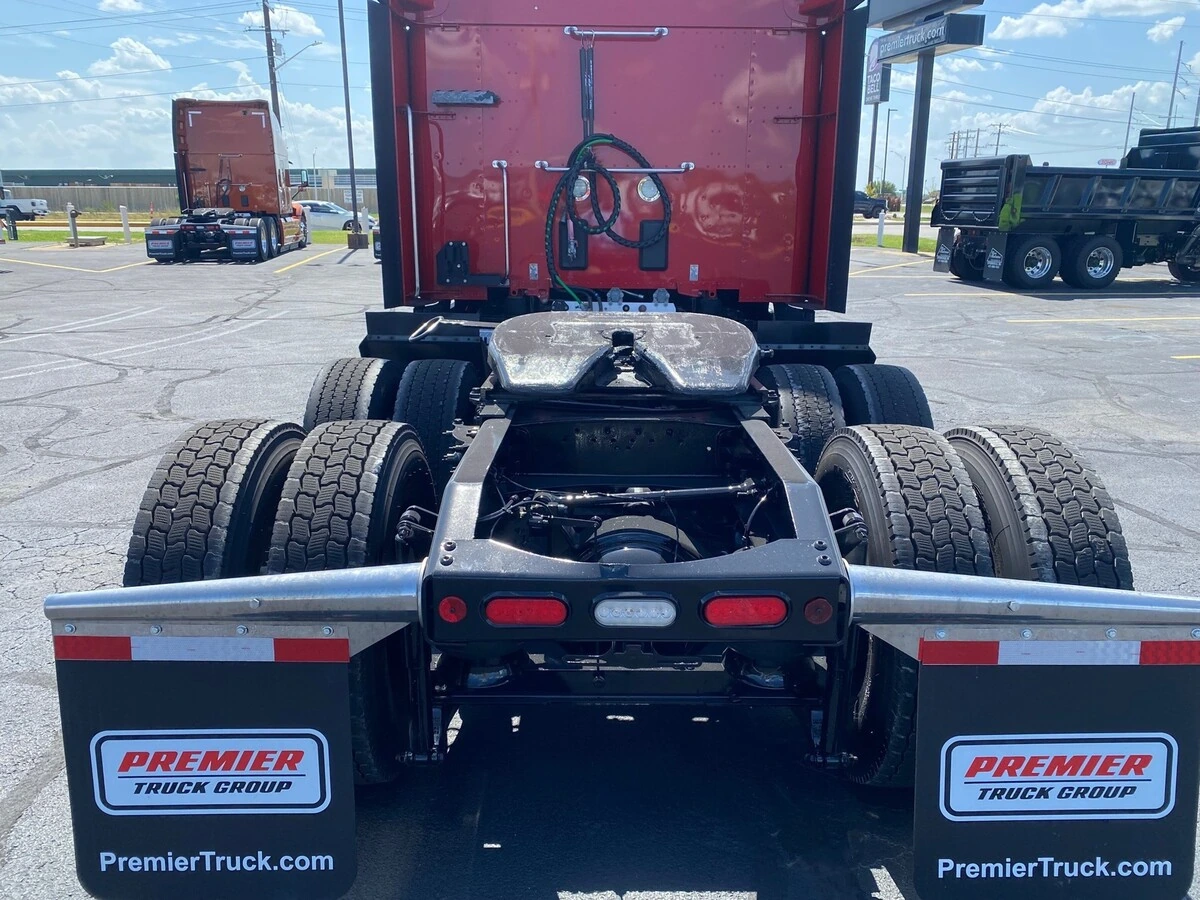 2023 Peterbilt 579 — photo 4