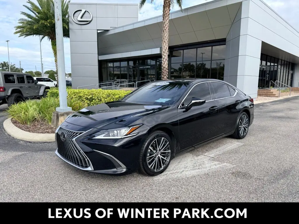 2023 Lexus ES 350's photo