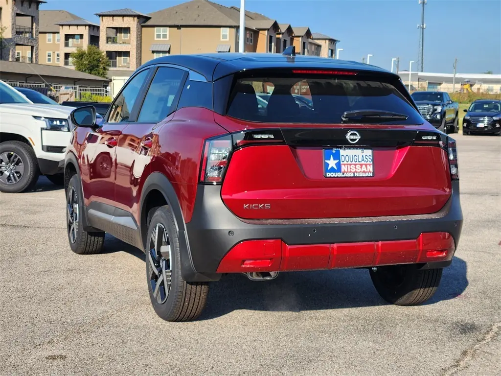 2025 Nissan Kicks SV photo 2
