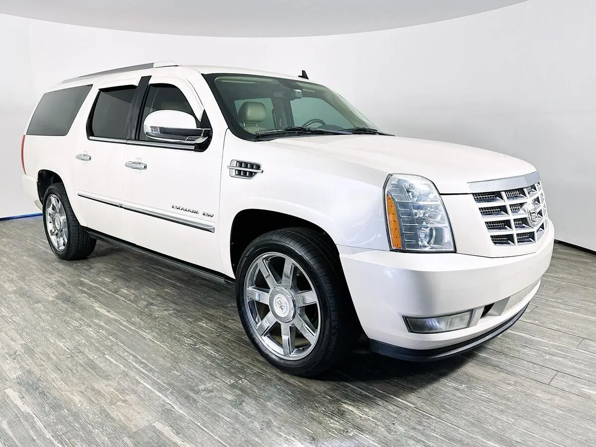 2011 Cadillac Escalade ESV Premium's photo