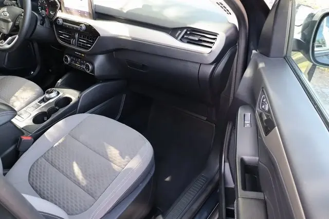 2022 Ford Escape SE photo 39