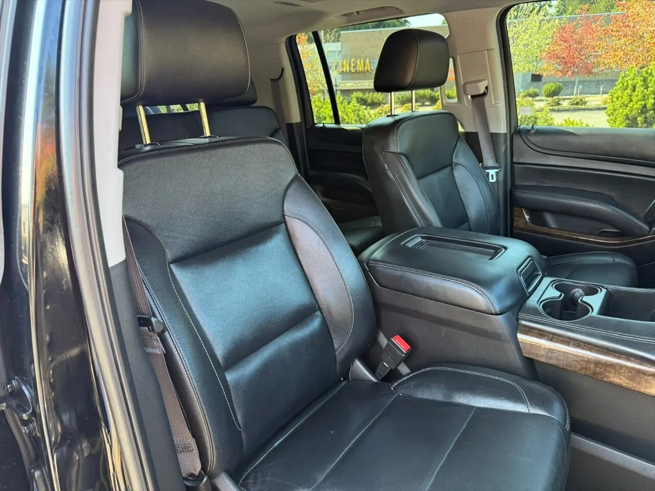 2016 Chevrolet Suburban LT photo 16