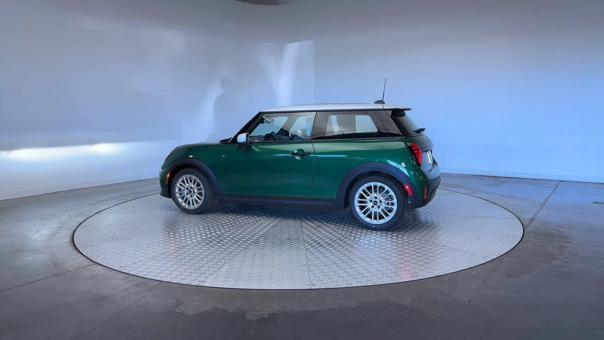 2026 MINI Hardtop 2 Door - Photo 8