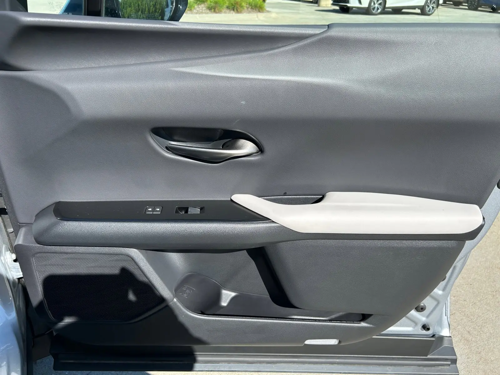 2023 Lexus UX 250h Premium photo 16
