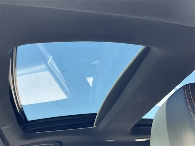 2021 Nissan Maxima SR photo 19